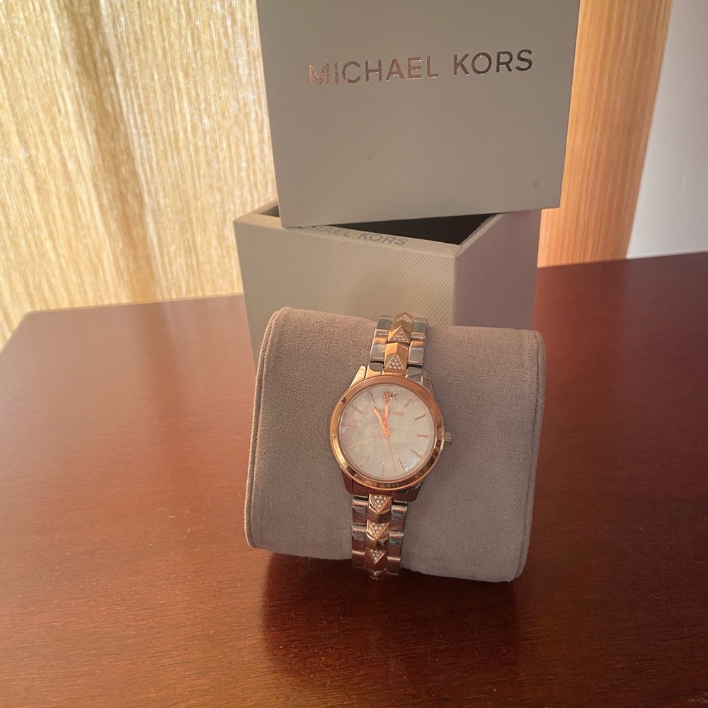 NWT Michael Kors watch - Picture 5 of 5